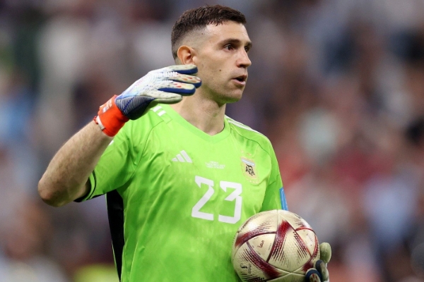 莫佩調(diào)侃撞傷萊諾成就大馬?。骸半y道他不應(yīng)該對我心存感激嗎？”